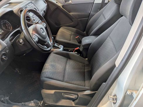Used 2014 Volkswagen Tiguan S image 15