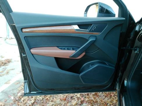 Used 2023 Audi Q5 2.0T Premium image 11