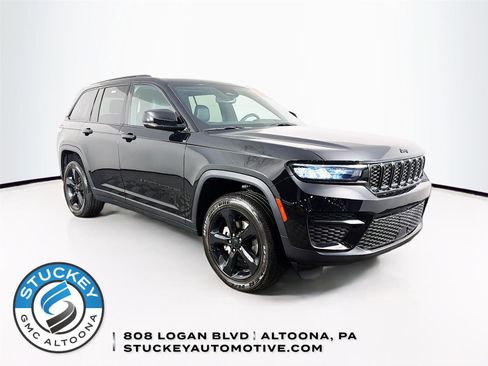 Used 2024 Jeep Grand Cherokee Altitude image 1