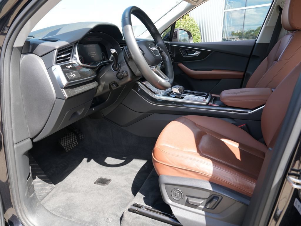 Used 2020 Audi Q7 3.0T Prestige w/ Prestige Package AWD/4WD image 21