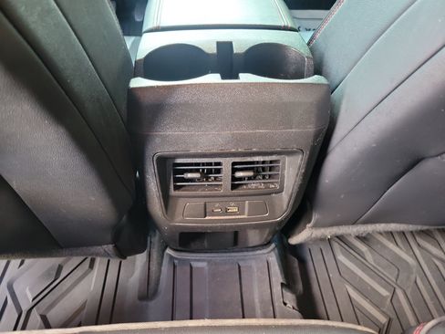 Used 2024 GMC Canyon AT4X AWD/4WD image 10