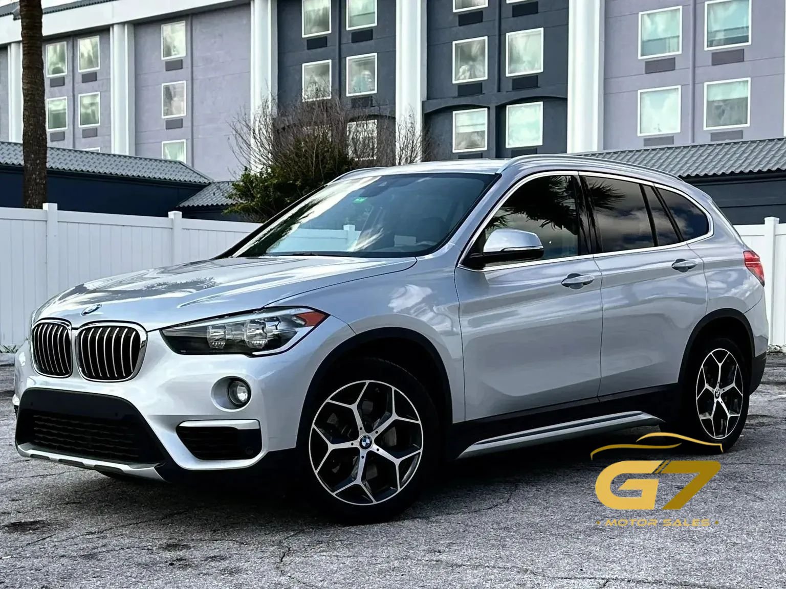 Used 2019 BMW X1 sDrive28i FWD image 1