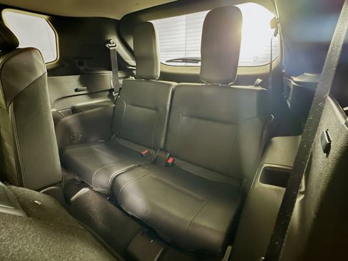Used 2025 Mitsubishi Outlander SE FWD image 29