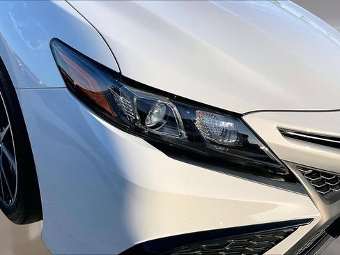 Used 2022 Toyota Camry SE FWD image 30