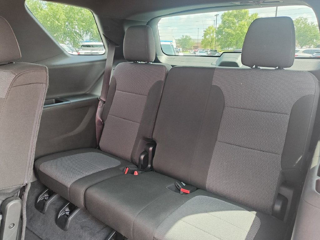 Used 2023 Chevrolet Traverse LT FWD image 24
