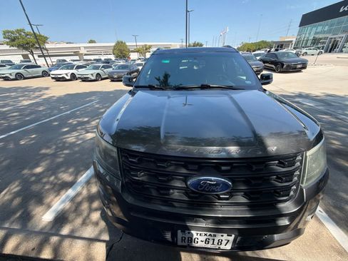 Used 2017 Ford Explorer Sport w/ Equipment Group 401A AWD/4WD image 5