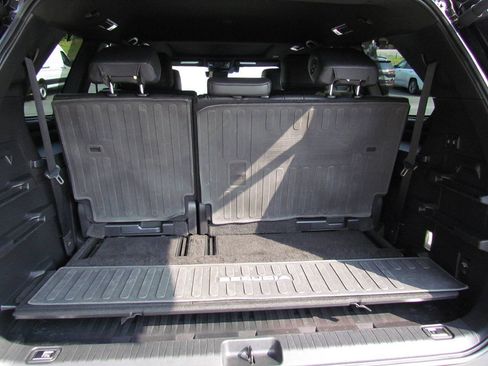 Used 2023 Toyota Sequoia Platinum AWD/4WD image 15