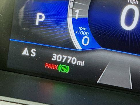 Used 2024 Volkswagen Tiguan SE image 18