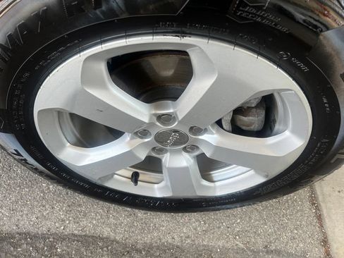 Used 2018 Jeep Compass Latitude w/ Cold Weather Group AWD/4WD image 41