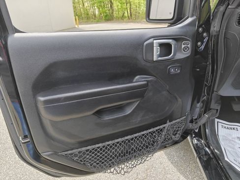 Used 2021 Jeep Wrangler Unlimited Sport AWD/4WD image 13