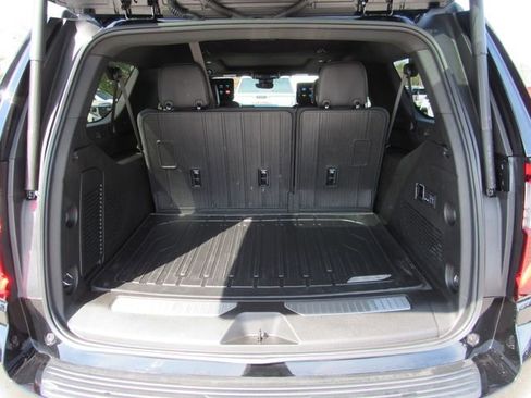 Used 2025 GMC Yukon XL AT4 Ultimate AWD/4WD image 41