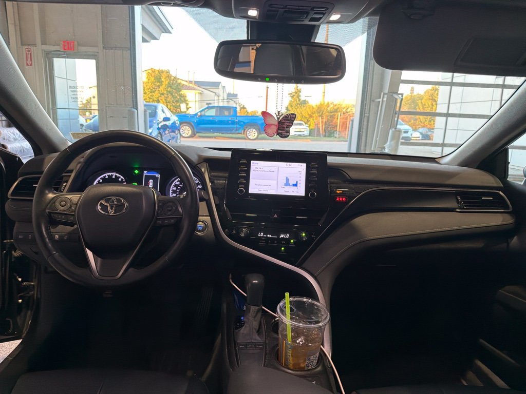 Used 2023 Toyota Camry SE w/ Cold Weather Package FWD image 7