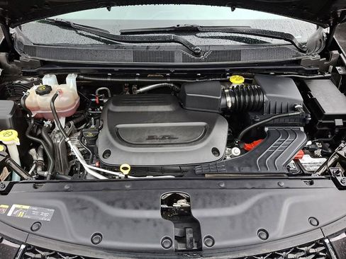 Used 2023 Chrysler Pacifica Touring-L FWD image 29