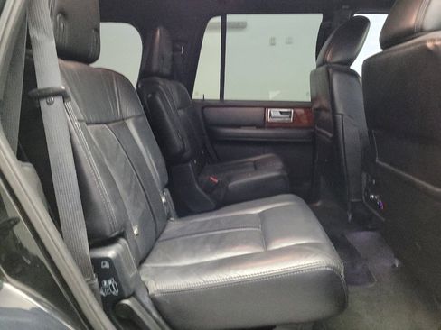 Used 2016 Lincoln Navigator Select image 19