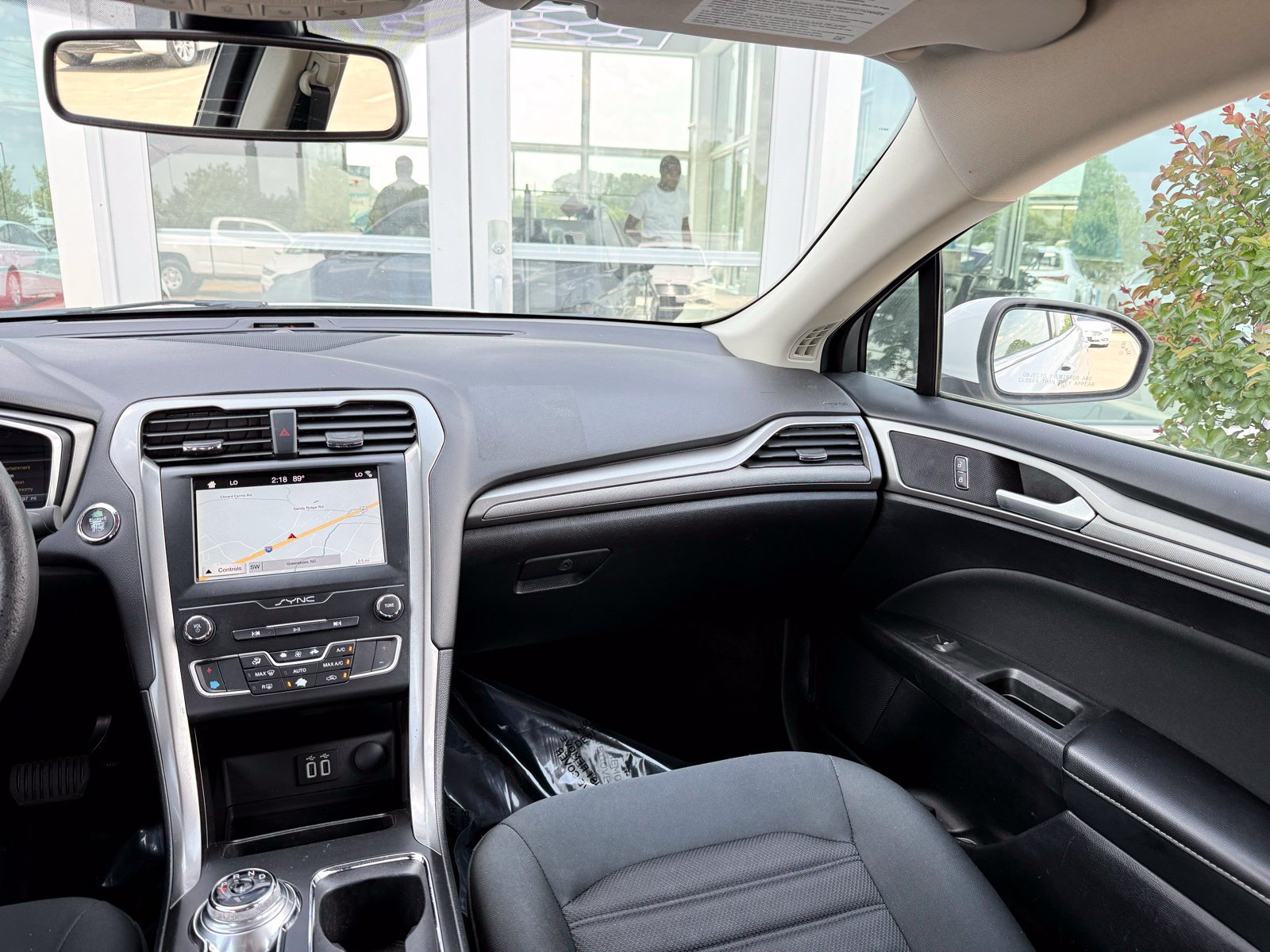 Used 2019 Ford Fusion SE FWD image 21