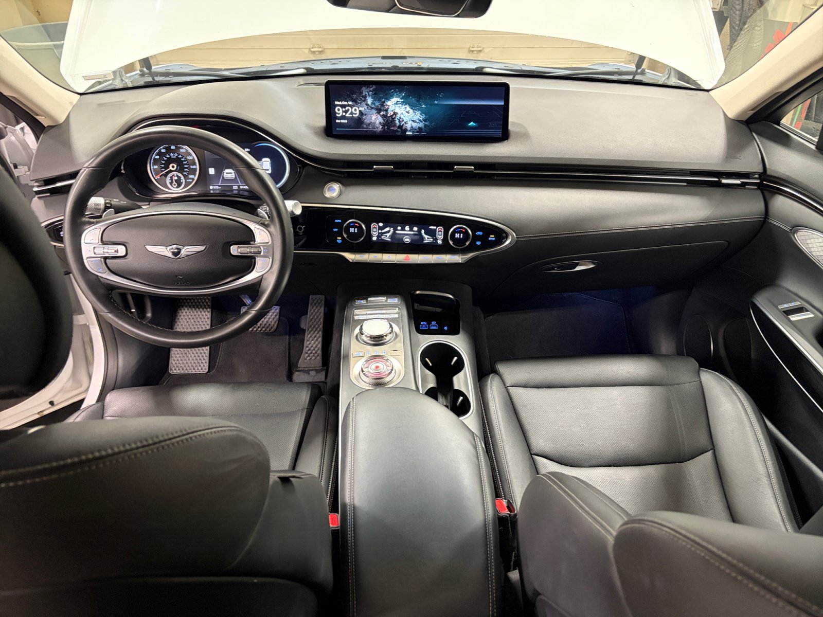 Used 2025 Genesis GV70 2.5T AWD/4WD image 19