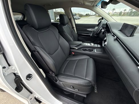 Used 2023 Genesis GV70 2.5T AWD/4WD image 16