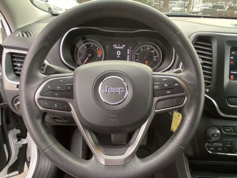 Used 2019 Jeep Cherokee Latitude w/ Popular Appearance Group image 18