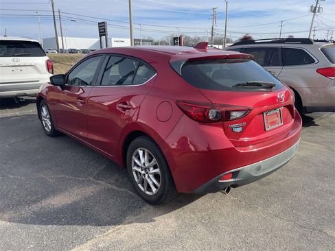 Used 2015 MAZDA MAZDA3 i Touring w/ Technology Package image 4