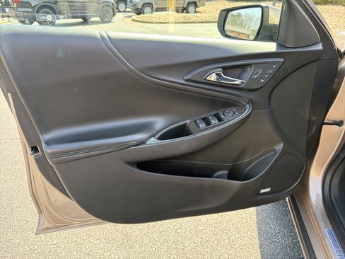 Used 2018 Chevrolet Malibu Premier image 10