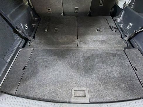 Used 2023 Ford Explorer XLT w/ Equipment Group 202A AWD/4WD image 19