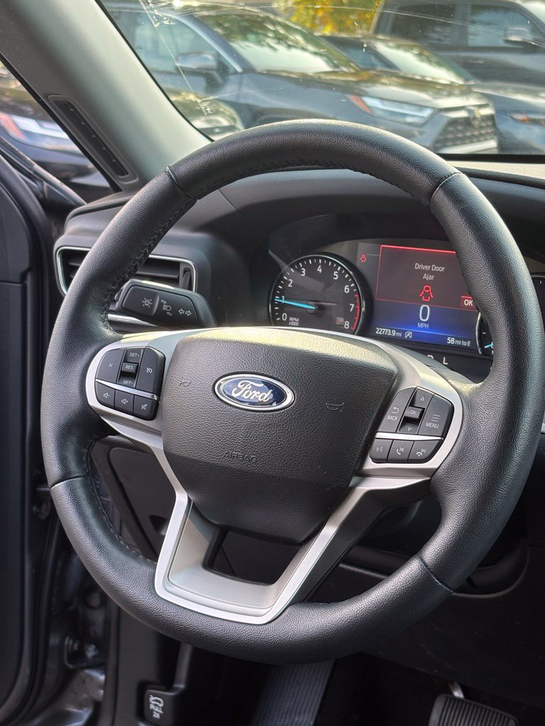 Used 2023 Ford Explorer XLT w/ Equipment Group 202A AWD/4WD image 17
