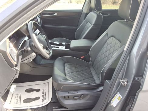 Used 2024 Volkswagen Atlas SEL Premium R-Line image 28