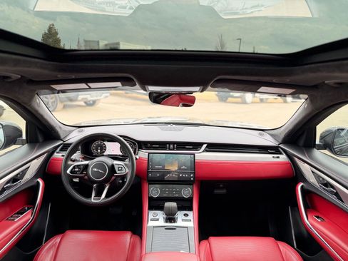 Used 2024 Jaguar F-PACE R-Dynamic S image 36