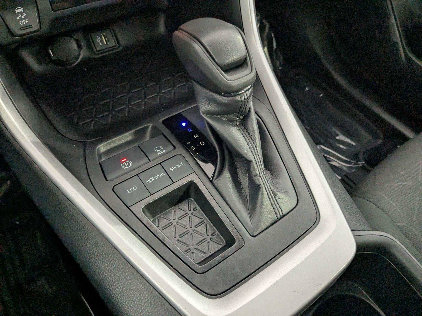 Used 2024 Toyota RAV4 XLE w/ Convenience Package FWD image 23
