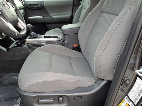 Certified 2022 Toyota Tacoma SR5 image 14