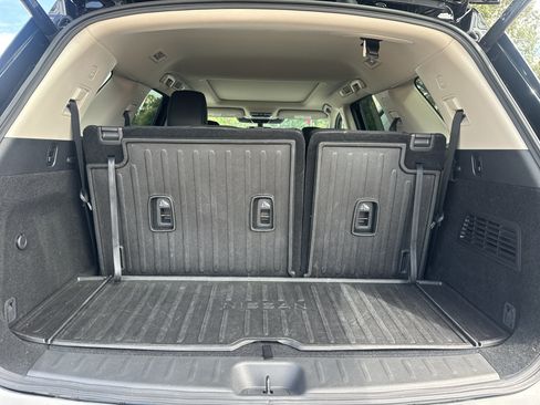 Used 2025 Nissan Pathfinder Platinum w/ Cargo Package FWD image 22