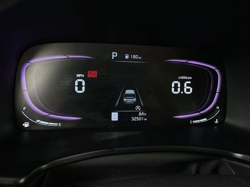 Used 2025 Kia Soul LX w/ LX Technology Package FWD image 30