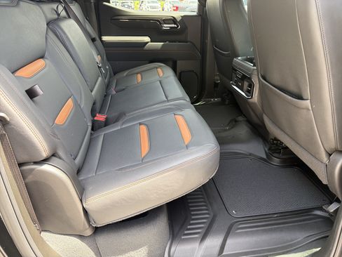 Used 2025 GMC Sierra 1500 AT4 w/ AT4 Premium Package AWD/4WD image 16
