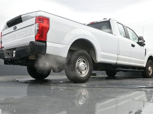 Used 2022 Ford F250 XL w/ Power Equipment Group image 11