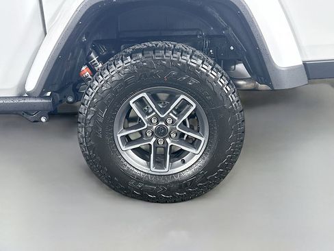 New 2026 Jeep Gladiator Mojave w/ Technology Group image 17