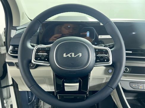 New 2027 Kia Carnival SX w/ Dark Edition Package FWD image 17