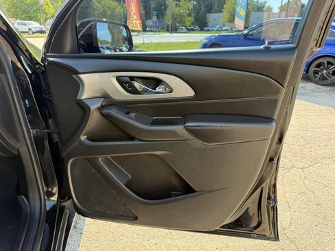 Used 2018 Chevrolet Traverse LT AWD/4WD image 23