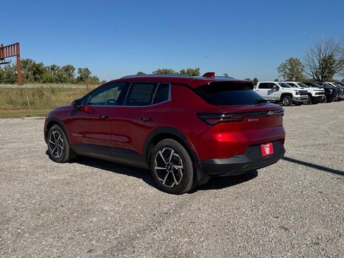 New 2026 Chevrolet Equinox EV LT image 3