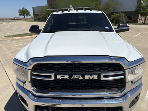 Used 2022 RAM 2500 Tradesman w/ Chrome Appearance Group image 8