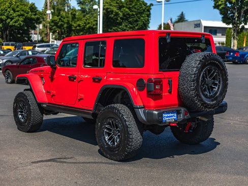 Used 2024 Jeep Wrangler Unlimited Rubicon AWD/4WD image 9