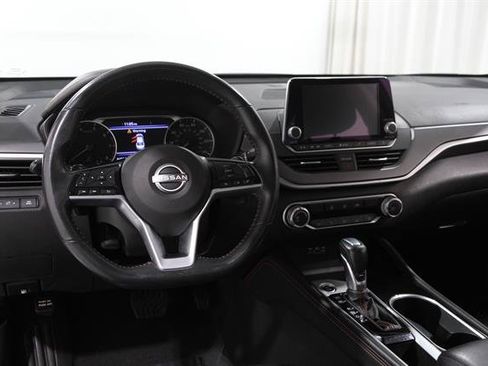 Used 2024 Nissan Altima 2.5 SR FWD image 6