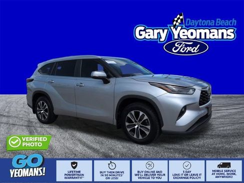 Used 2024 Toyota Highlander XLE AWD/4WD image 1