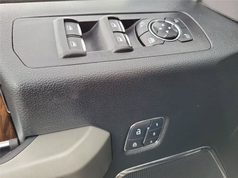 Used 2018 Ford F150 Lariat w/ Equipment Group 502A Luxury AWD/4WD image 20