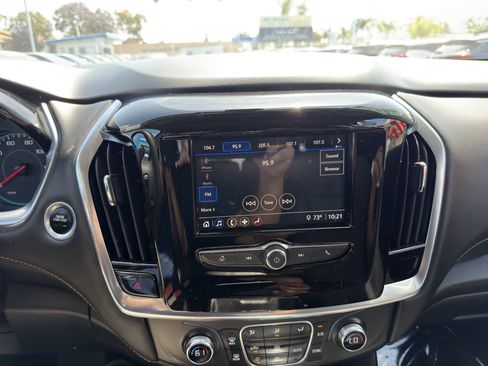 Used 2021 Chevrolet Traverse LS FWD image 30