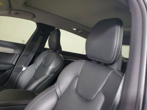 Used 2022 Volvo S90 B6 Inscription w/ Advanced Package AWD/4WD image 25