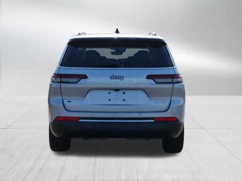 Used 2022 Jeep Grand Cherokee L Limited AWD/4WD image 6