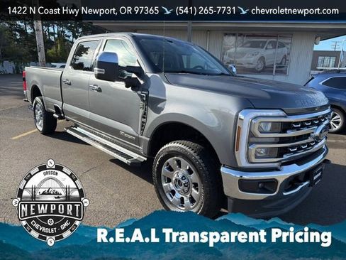 Used 2025 Ford F250 Lariat w/ Chrome Package image 3