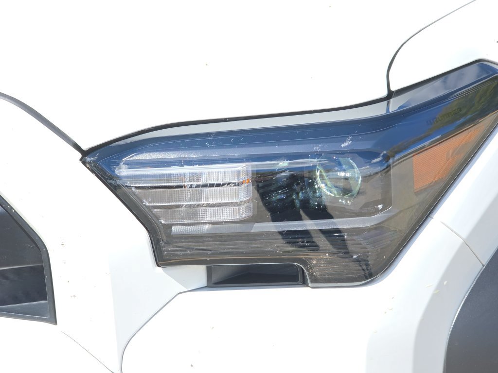 Used 2025 Toyota 4Runner SR5 AWD/4WD image 12