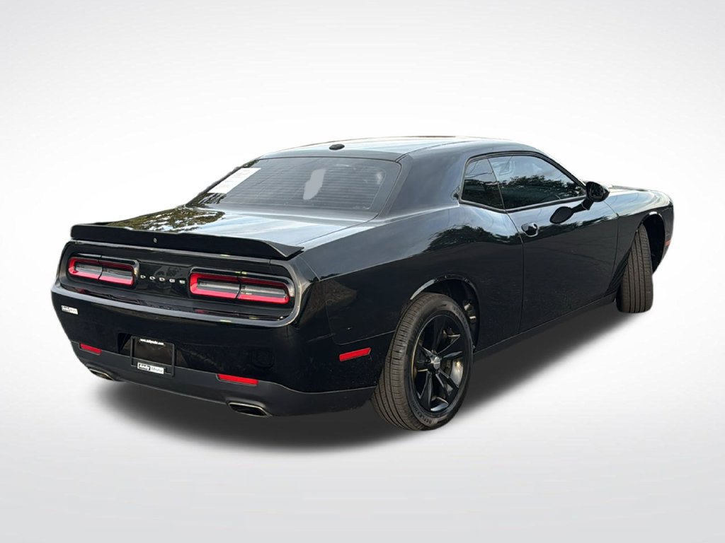 Used 2018 Dodge Challenger SXT RWD image 7