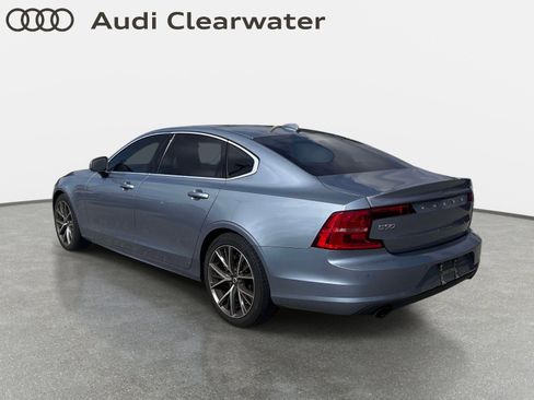 Used 2019 Volvo S90 T5 Momentum FWD image 2